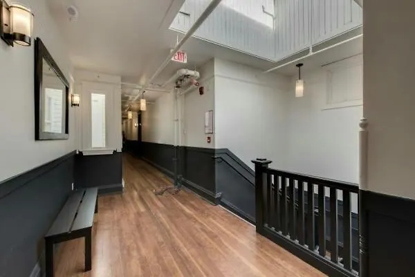 5 Star Location Downtown Core 1035 Granville St 6Bed-Rooms Unit 16 People Available Vancouver Canada