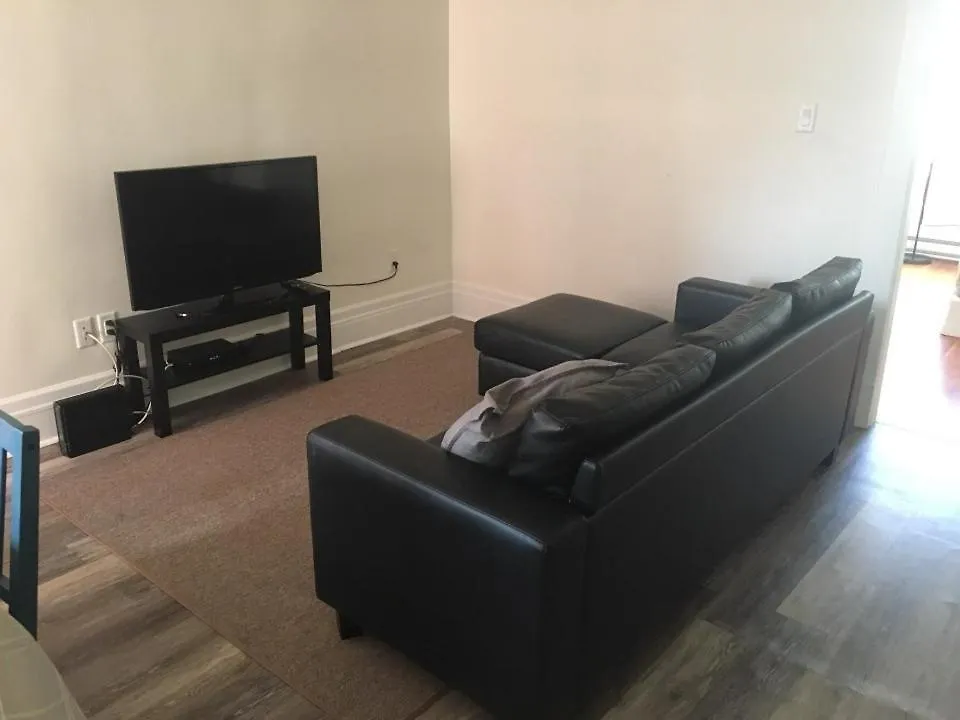 5 Star Location Downtown Core 1035 Granville St 6Bed-Rooms Unit 16 People Available Vancouver Canada